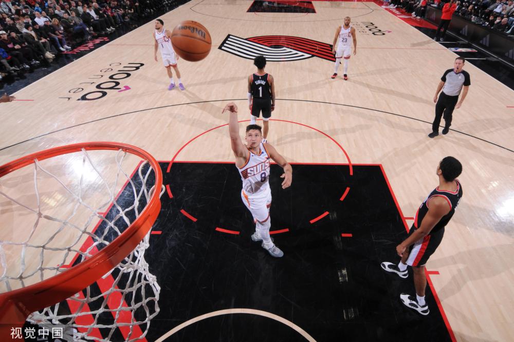 了无数球迷 了无数球迷